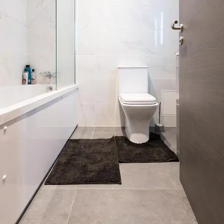 1 Bedroom Luxury Serviced * Bradford (West Yorkshire)