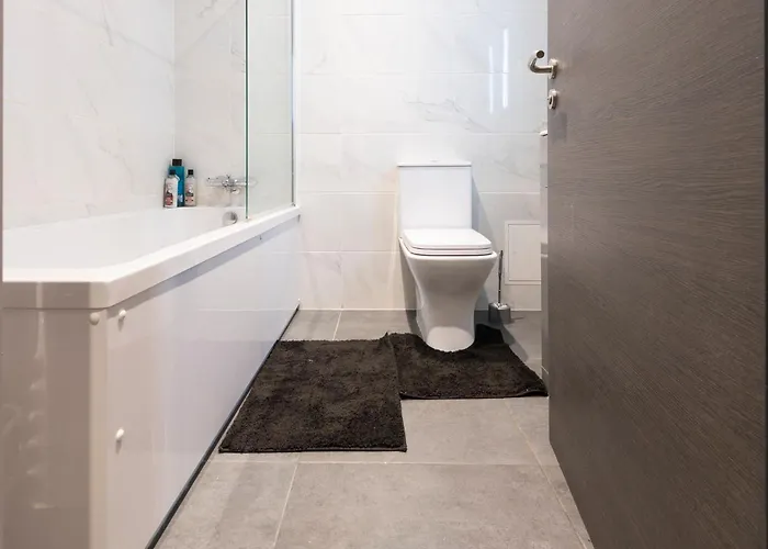 1 Bedroom Luxury Serviced * Bradford (West Yorkshire)