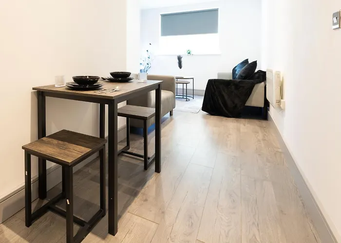 Apartment 1 Bedroom Luxury Serviced *